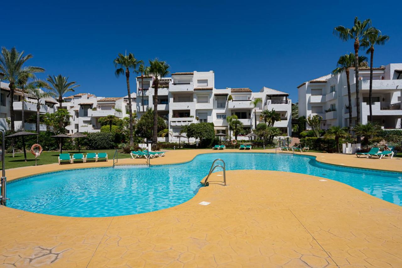 Costalita Beach Apartment Estepona Exterior photo